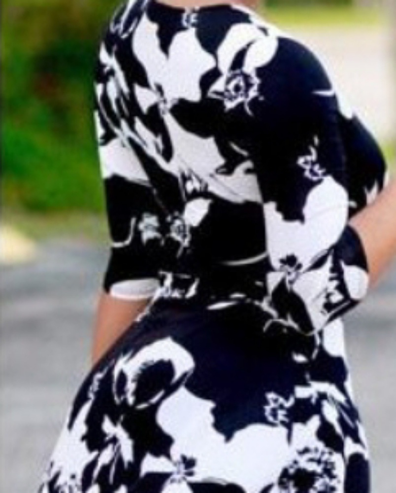 Dress - Picture 3 of 3